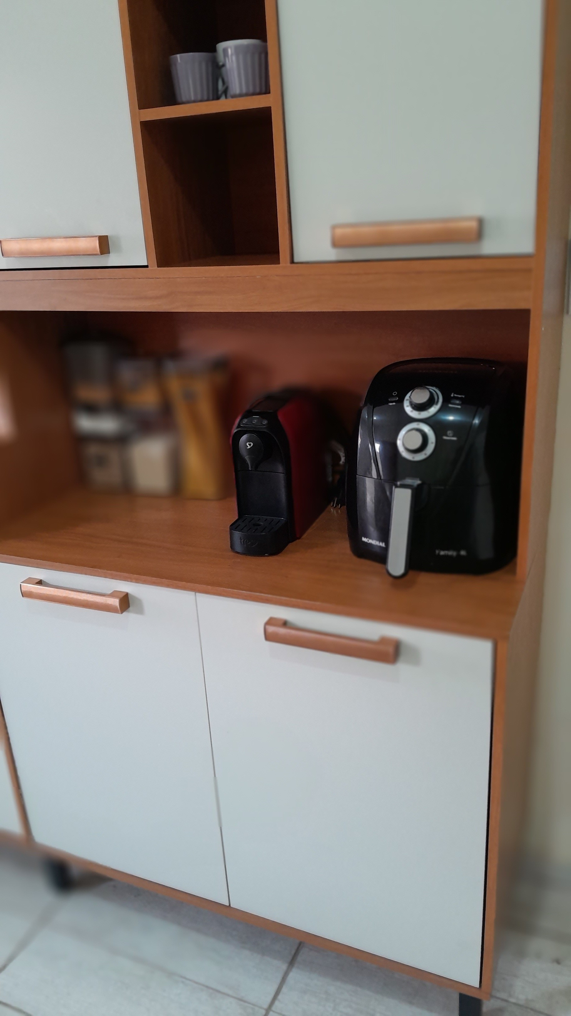 Dois itens indispensáveis na sua cozinha, essa fritadeira Air fryer 4 l da mundial é muito boa ela consegue preparar o seu alimento em minutosÉ claro que não poderia faltar a cafeteira da Três Corações com todo esse design lindo e acabamento facilitando o meu dia a dia podendo ter o meu delicioso cafezinho Expresso todos os dias

#LTKbrasil #LTKfamily