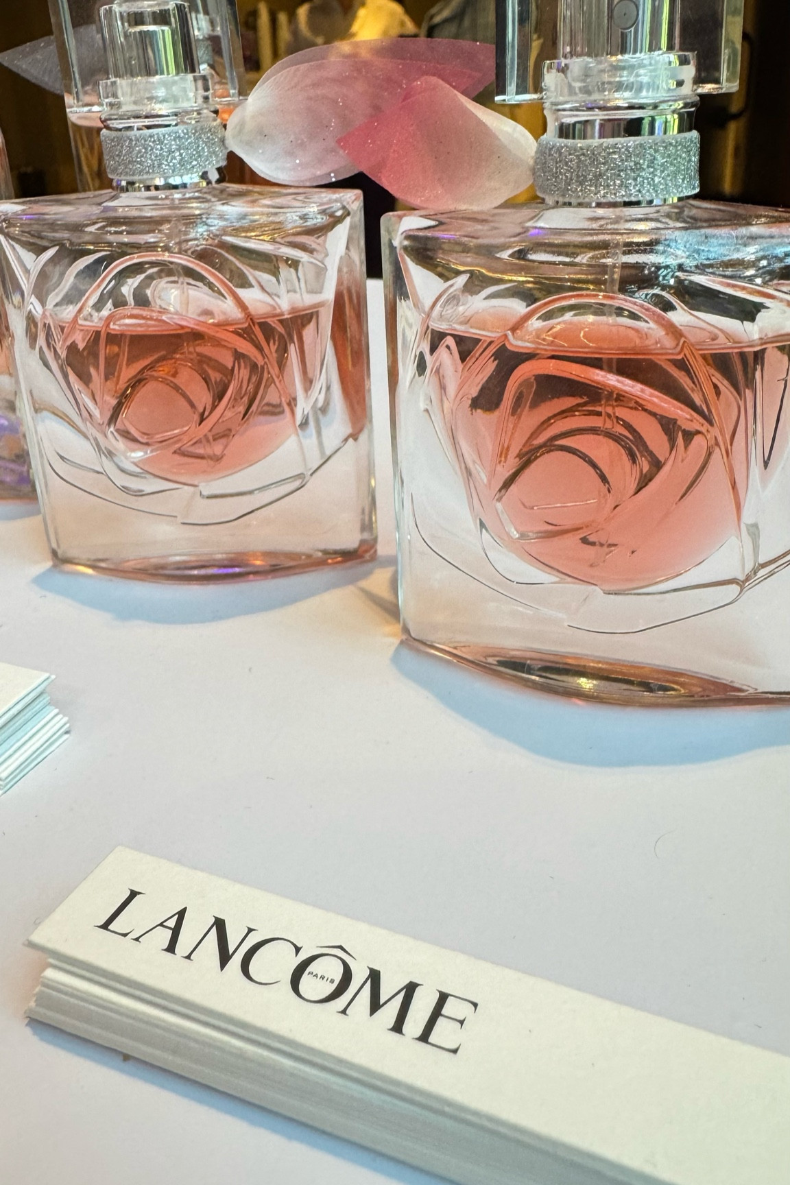 As apaixonadas por La Vie est Belle não estavam preparadas para este lançamento perfeito ! Ele é surreal de gostoso e o cheiro na pele vai ficando cada vez melhor 🌹

#LTKbeauty #LTKbrasil #LTKover40