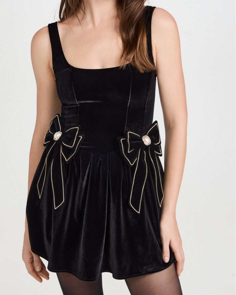 holiday dresses !!! chic thanksgiving outfits / Christmas party looks 

Shopbop
Cupcakes and cashmere
Dresses
Heels
Coats jackets
Purses / handbags 

#LTKParties #LTKCyberWeek #LTKHoliday