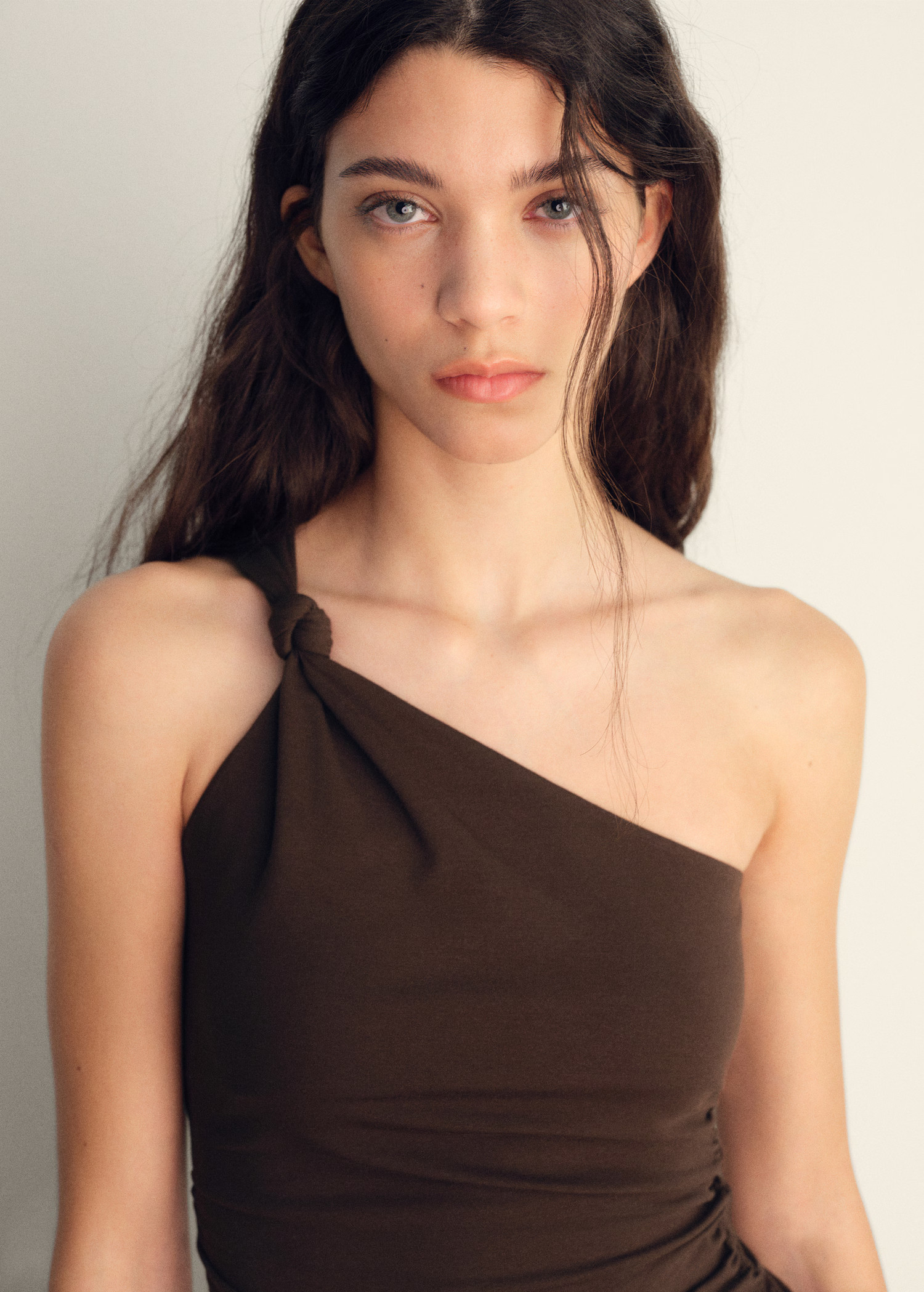 Asymmetrical top with knot detail - Women | MANGO United Kingdom | MANGO (UK)