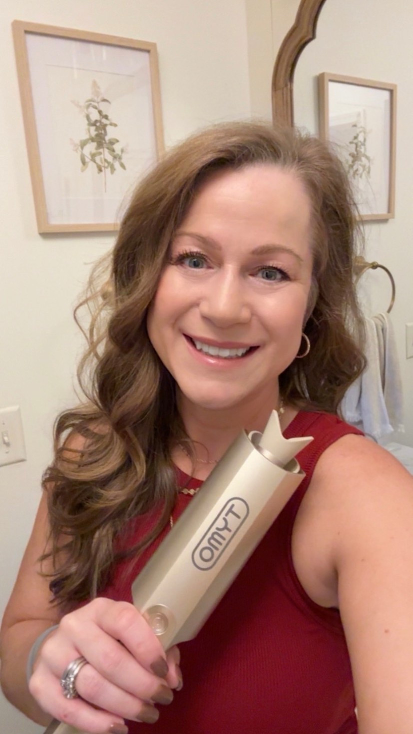 Love this new hair curler 

Perfect curls in under 10 minutes, even for long hair
Curls hold strong for up to 72 hours without hairspray
One-button ease means no curling skills required

Beauty find, hair styling, hair curler, for long or short hair, #sponsored

#LTKBeauty