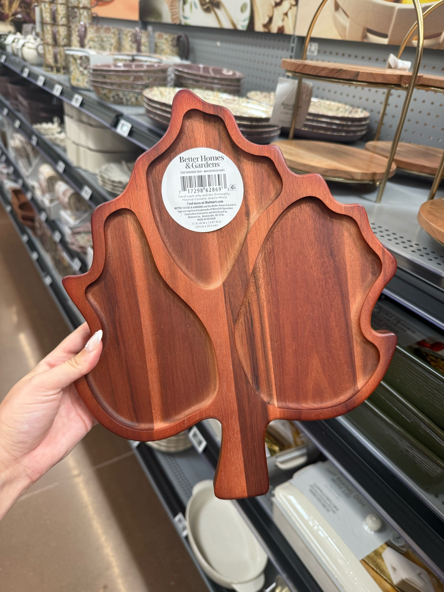 Leaf wooden tray

Hosting essentials fall home decor Walmart finds

#LTKHome #LTKSeasonal #LTKmomlife