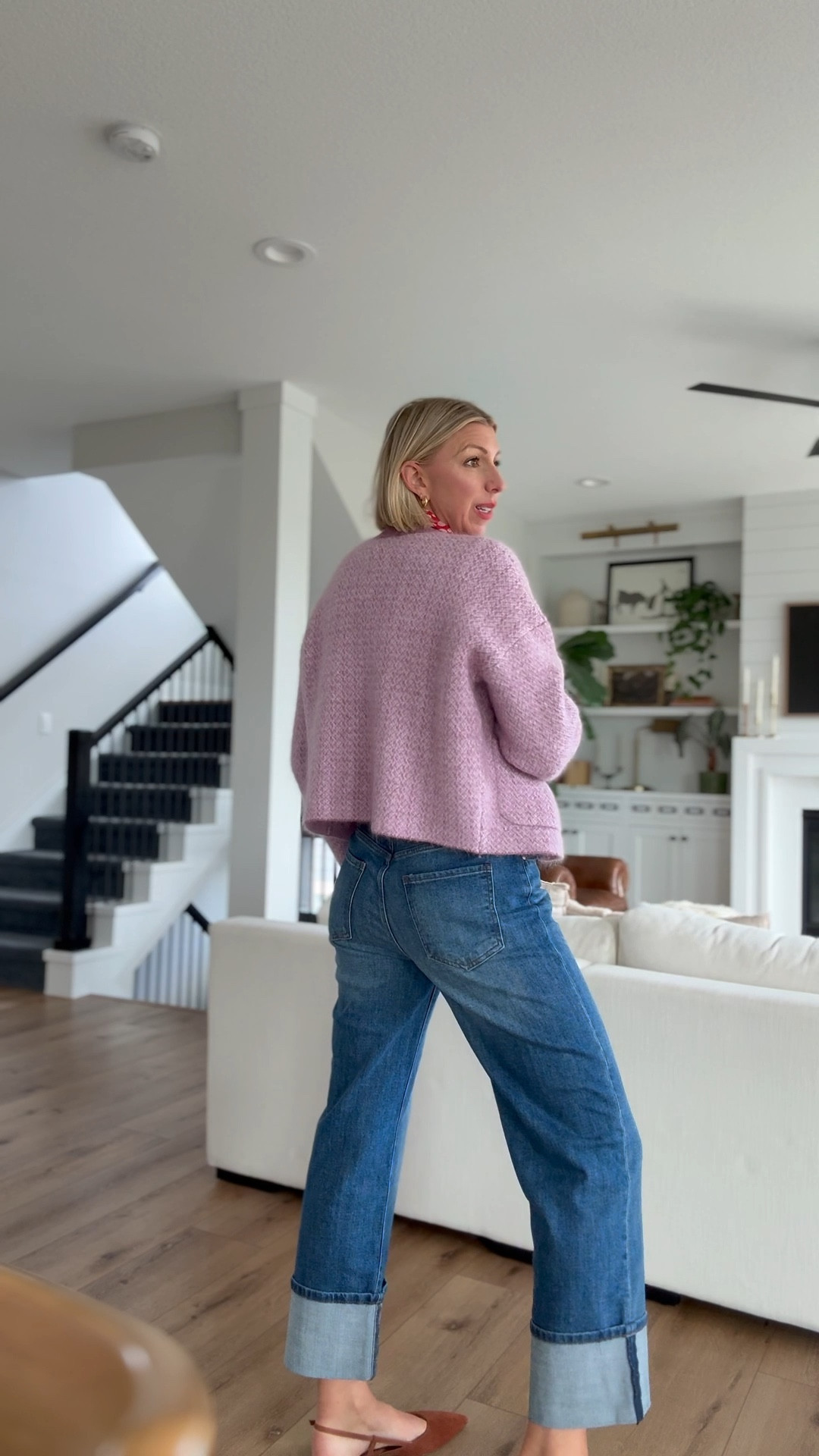 Mid-rise jeans are the sweet spot for women over 40 with a fuller midsection—they smooth without squeezing, sit comfortably at the natural waist to avoid muffin tops, and create a sleek, modern silhouette that flatters without trying too hard. Here’s a a chic way to style them👏🏻

#LTKSeasonal #LTKOver40 #LTKFindsUnder100