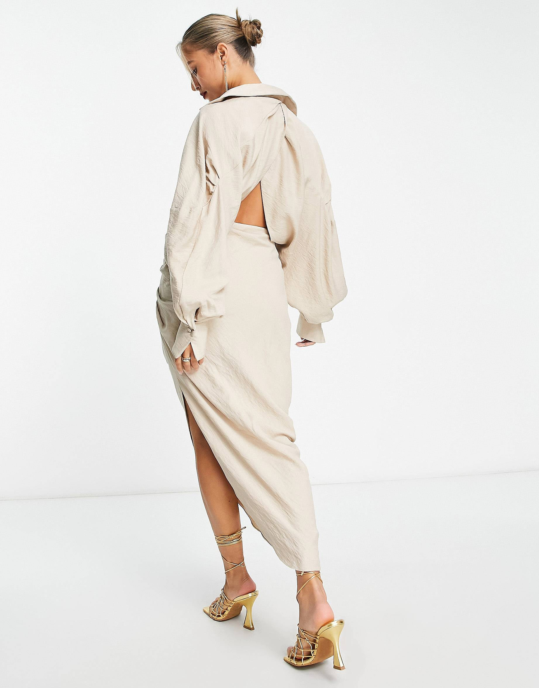 ASOS EDITION - Robe chemise mi-longue drapée en tissu texturé avec liens à nouer - Taupe | ASOS (Global)