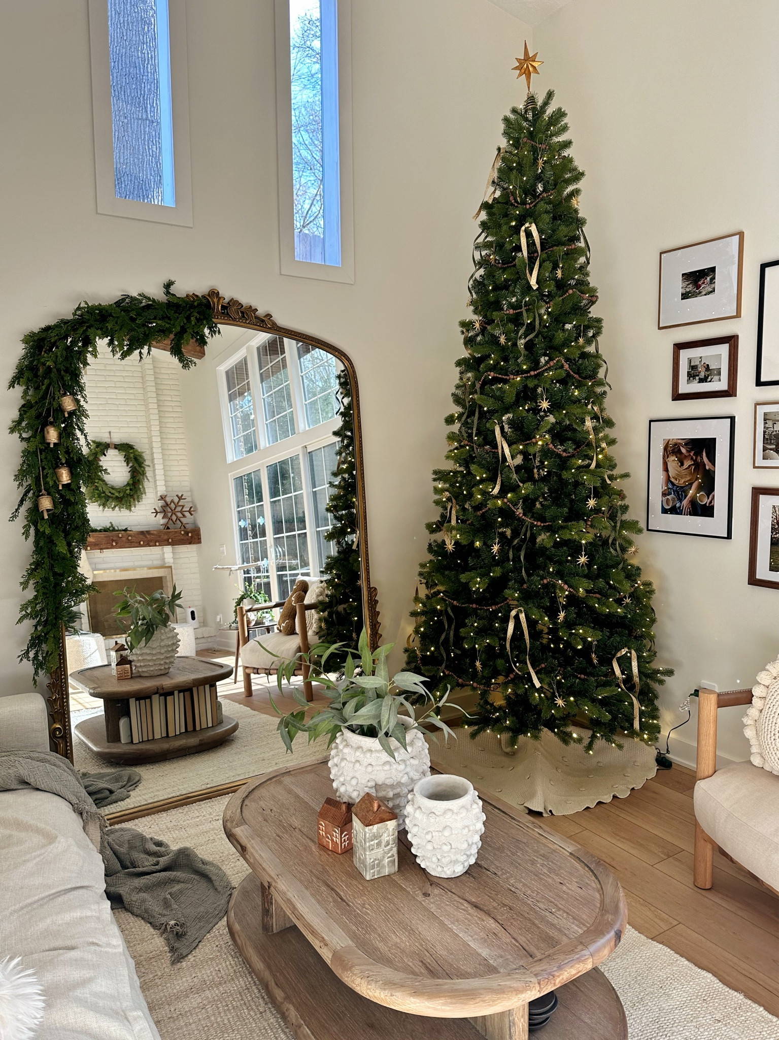 Obsessed with our classy & simple Christmas decor this year #christmas #christmasdecor #christmastree 

#LTKunder50 #LTKhome #LTKSeasonal