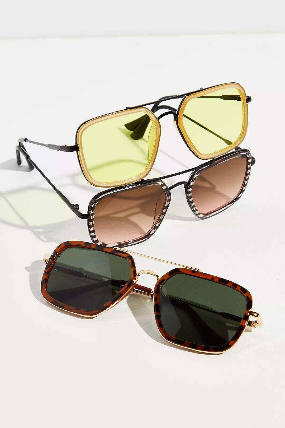 Luna Classic Aviator Sunglasses
              (43)  reviews   $25.00   
        Or 4 interest-fre... | Free People (Global - UK&FR Excluded)