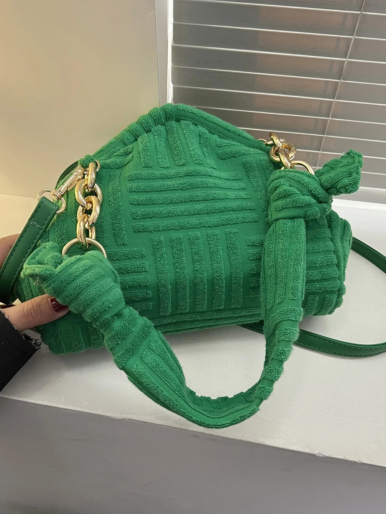 Minimalist Textured Shoulder Bag | SHEIN