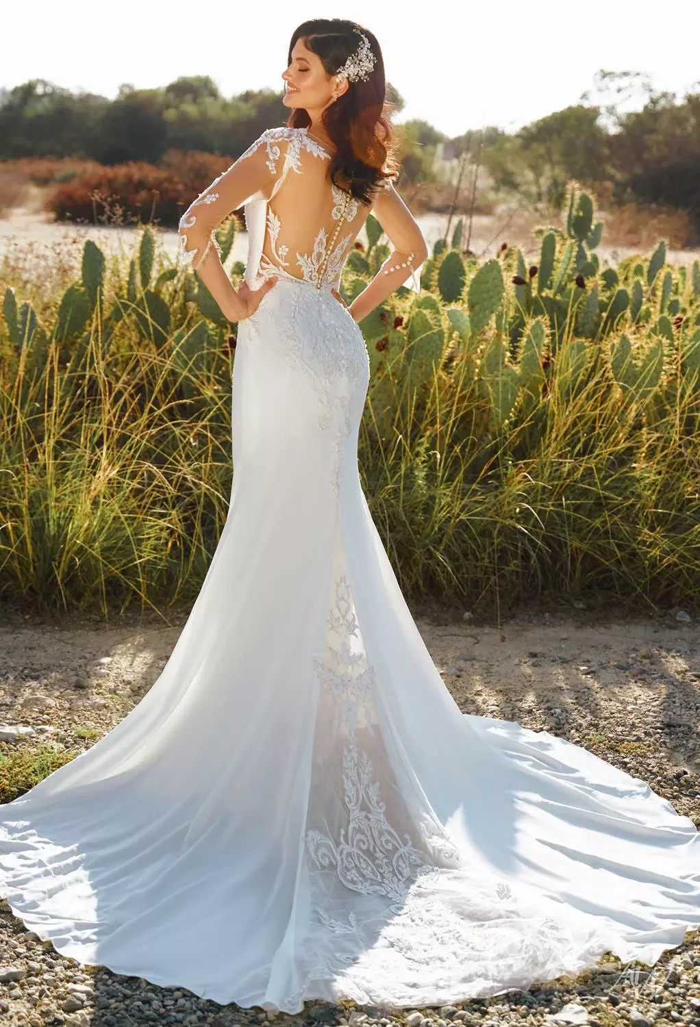 Color: | AW Bridal