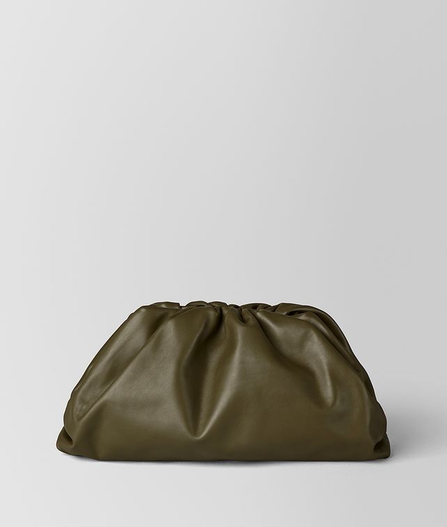 THE POUCH AUS EXTRAWEICHEM KALBSLEDER | Bottega Veneta