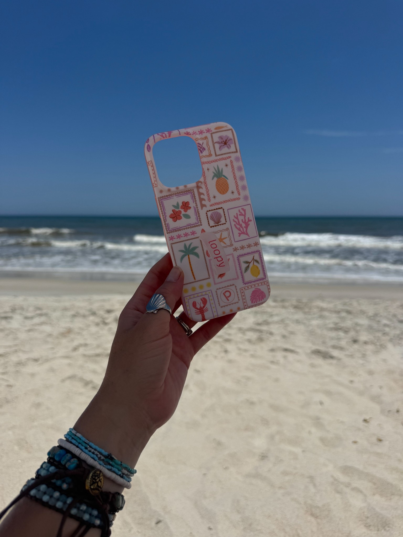 Cutie beachy loopy case 🌊🌴✨

#LTKActive #LTKSeasonal #LTKSummerEdit