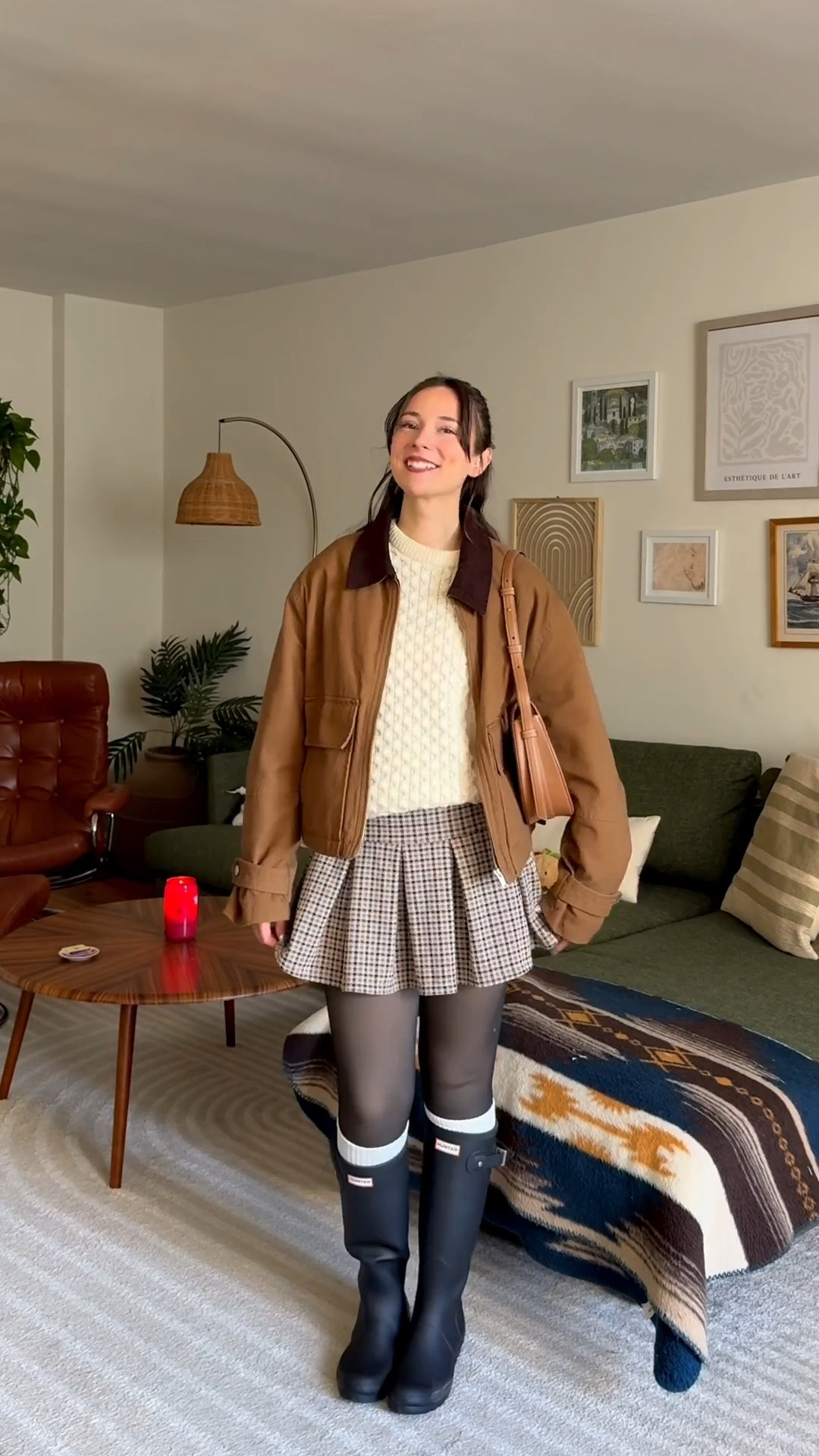 coastal fall outfits, city girl style, chic coffee shop looks, SoHo streetwear inspo, preppy fall outfits, minimalist everyday style, trendy autumn outfits 2025, casual chic New York outfits, neutral fall wardrobe, capsule closet inspo, pinterest aesthetic, Pinterest outfit, outfit ideas, outfit inspo, outfit inspiration, ootd inspo, casual style, casual outfit ideas, everyday outfit, autumn fashion trends, fall outfits, fall outfits women, nyc style, nyc autumn outfits, barn jacket, hunter boots, hunter boots outfit, rain boots, 