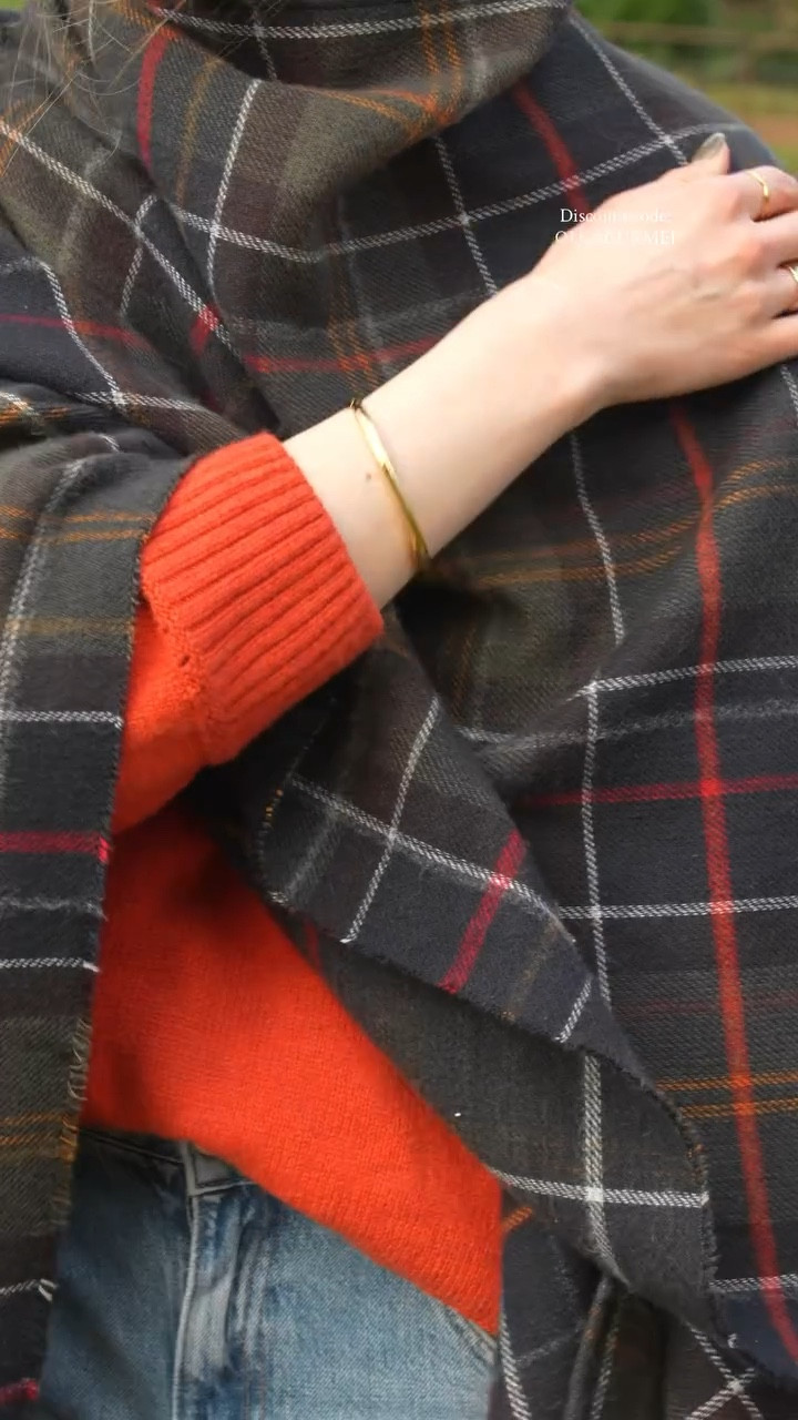 Some jewelry just fits into real life 🤍
The kind you don’t take off, through slow mornings, tiny hands, and all the in-between moments.

This Mother’s Day, I’m wearing @linjerco . Quiet, understated pieces that feel meaningful, not flashy. Made to last, beautifully crafted, and designed to be lived in  not just worn.

If you’re treating yourself (or someone you love), you can use my code OLGACURMEI via my link.
Find something that fits your life, not just your outfit ✨