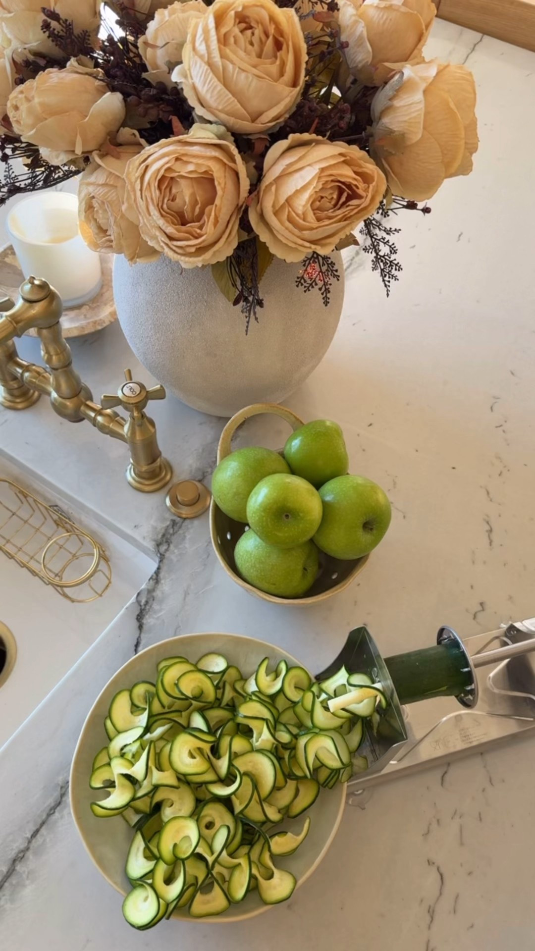 Stainless steel spiralizer 👏🏻👏🏻 

Kitchen
Cooking
Amazon
Home 

#LTKFindsUnder50 #LTKHome