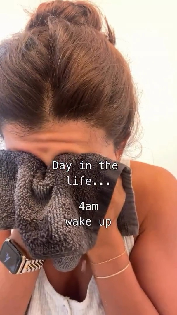 Don’t judge my bedtime… ok?! #vlog #ditl #personaltrainer #morningroutine