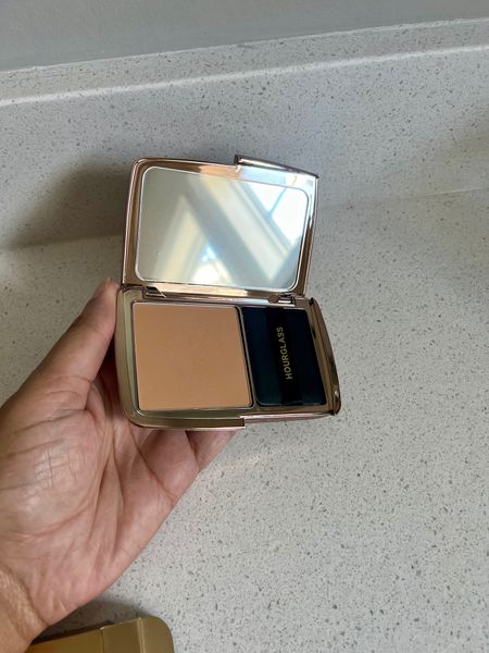 HOURGLASS Vanish Airbrush Pressed Powder is a talc-free, sheer pressed powder clinically proven to instantly reduce shine for an airbrushed finish that lasts all day.

#LTKfindsunder100 #LTKwedding #LTKbeauty