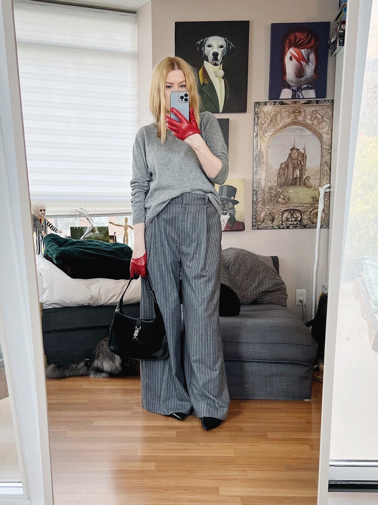 Day two of monochromatic outfit. I don’t have any grey accessories except for this hat, and I really wanted to try the gloves out. I felt pretty chic putting something in the mailbox this morning with them on 😂
I tell you, fashion gloves are an accessory that’s starting to pop up. It’s a fun one and I think I’d like a pair in another colour as well.
Handbag vintage, sweater consignment purchase.

•
.  #falllook  #torontostylist #StyleOver40  #monochromaticoutfit #secondhandFind #fashionstylist #FashionOver40 #greytones #allgreyeverything #vintagegucci #MumStyle #genX #genXStyle #shopSecondhand #genXInfluencer #WhoWhatWearing #genXblogger #secondhandDesigner #Over40Style #40PlusStyle #Stylish40s #styleTip  #secondhandstyle 

#LTKstyletip #LTKover40 #LTKSeasonal