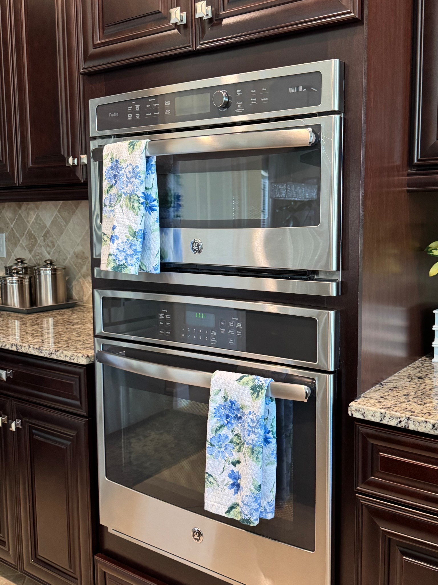 My beautiful kitchen towels are 47% off @ Amazon! 🩵🤍💚

#LTKHome #LTKSaleAlert #LTKStyleTip