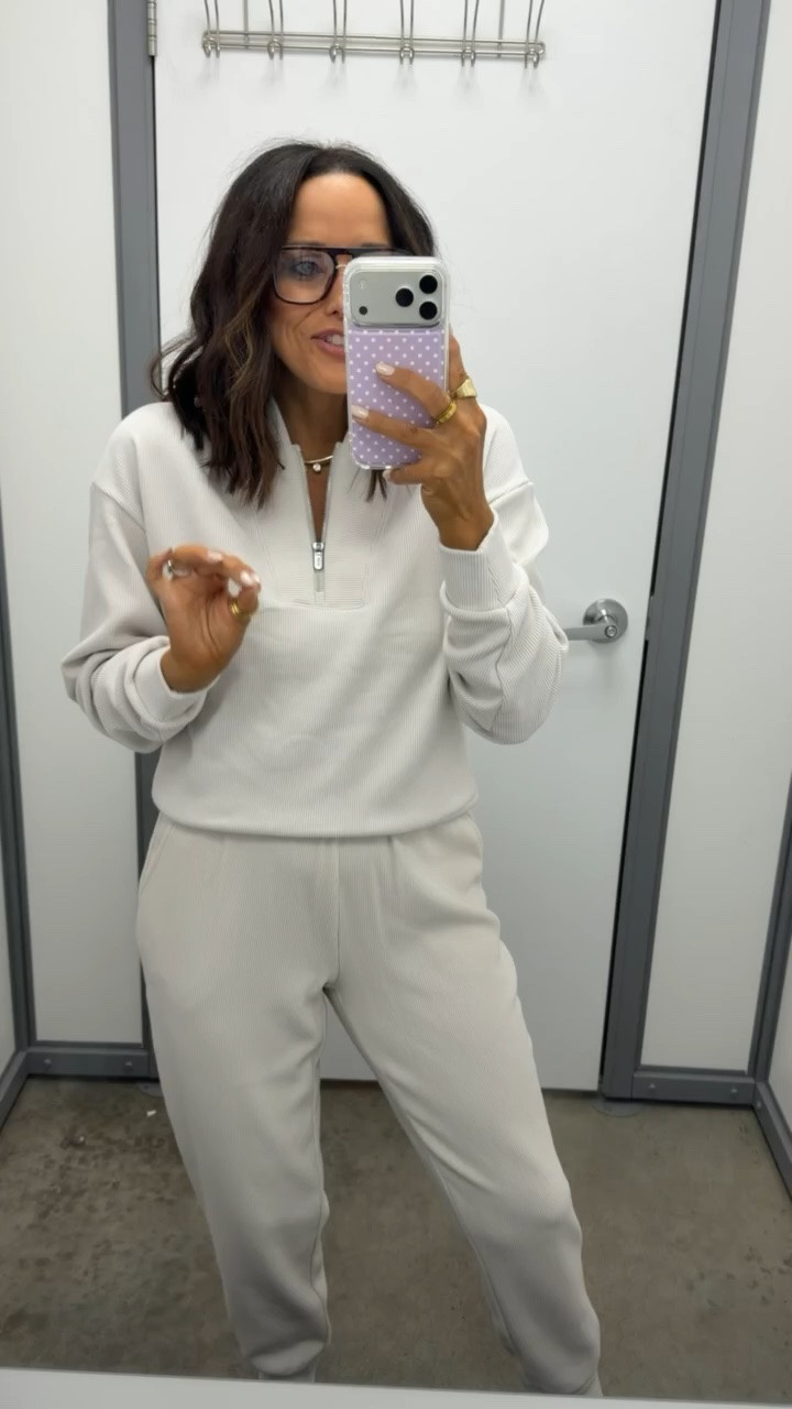 This Walmart set is giving MAJOR Aerie vibes 🤎🤍 the ribbed texture & fit is exactly what I want for everyday! And the price makes it even better 👏🏻

@Walmart 
size xs

#WalmartFinds #WalmartFashion #WalmartStyle #WalmartFind #AerieVibes #LookForLess #Loungewear #MatchingSet #AffordableFashion #FallStyle #LTKCreator #LTKFashion