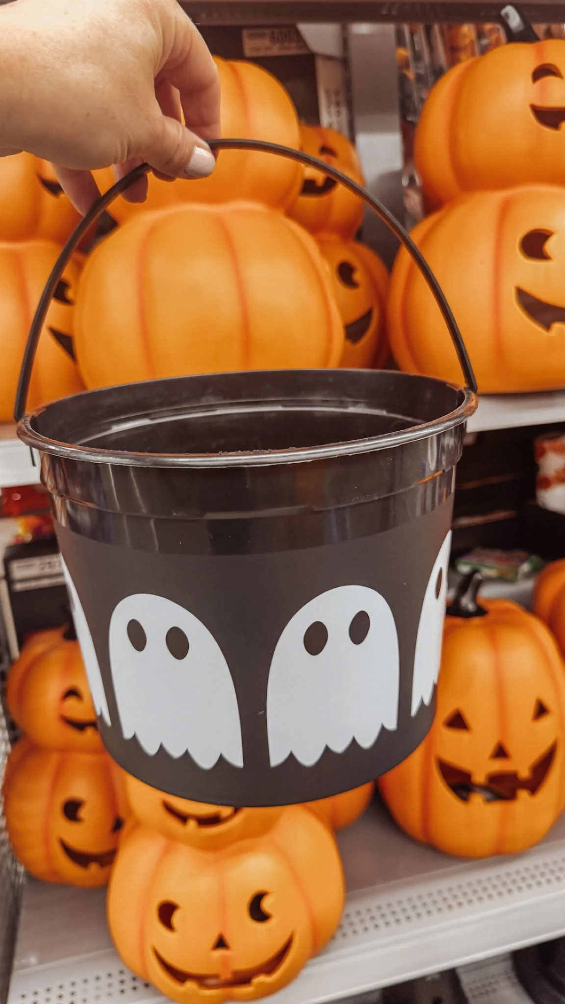 Adorable ghost Halloween candy bucket at Walmart 👻

#walmartfinds

#LTKParties #LTKHalloween #LTKKids