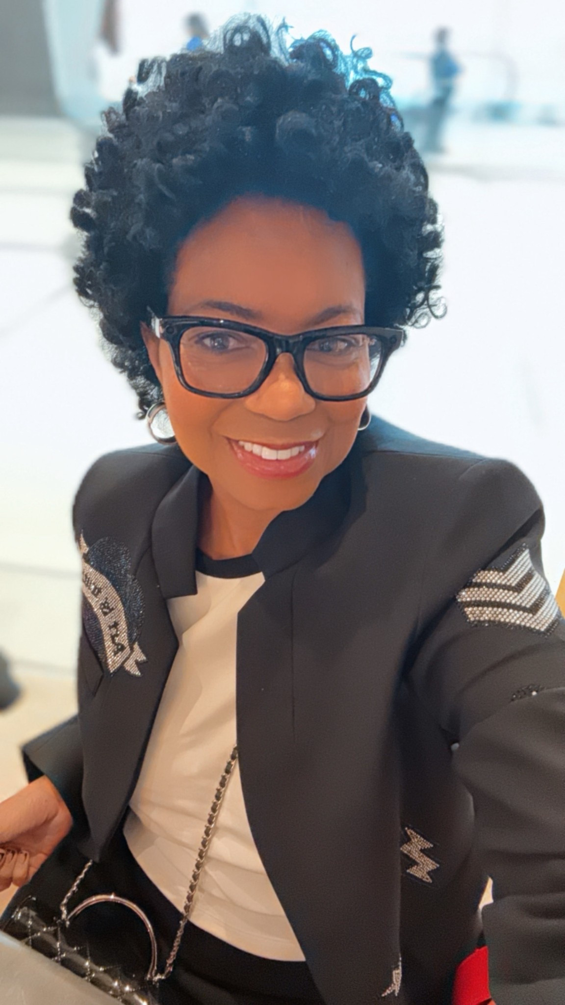 These  glasses are absolutely amazing. I used them yesterday getting content at the MET! Combining iconic Hollywood style with Meta AI, these AI glasses let you react to what you see, take pictures and videos, listen on the go and make calls and send messages without touching your phone.