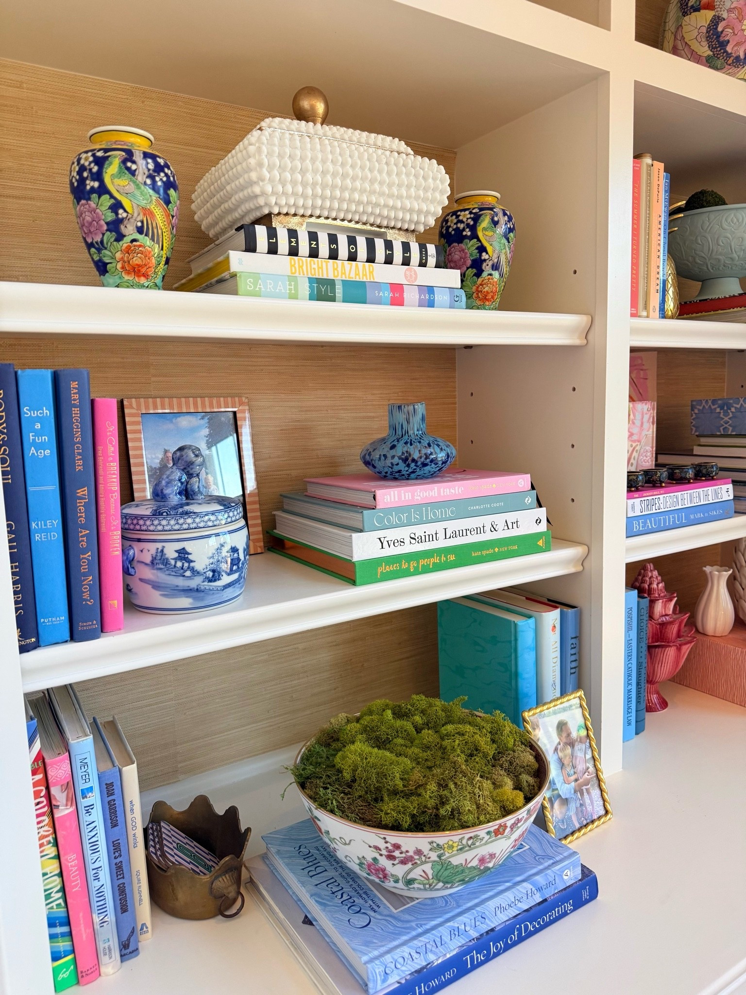 This peel and stick faux grass cloth adds so much warmth to your bookshelves 🙌🏻

#LTKdayinmylife #LTKHome