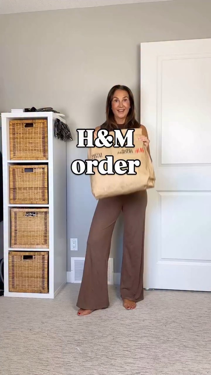 H&M September order! I’m 5’ 7” size 4ish:
- navy culottes: size 6
- red blouse: S
- cargo pants: S (roomy fit)
- red sweater: S
- cream cultures: 6
- plaid shirt: S
Really loved both pair of culottes, perfect for now with ballet flats, sneakers or loafers and into fall with tall boots.
Also love the red top and sweater and the plaid shirt. The cargo pants were comfy but not quite my style

#LTKcanada #LTKfall #LTKover50style