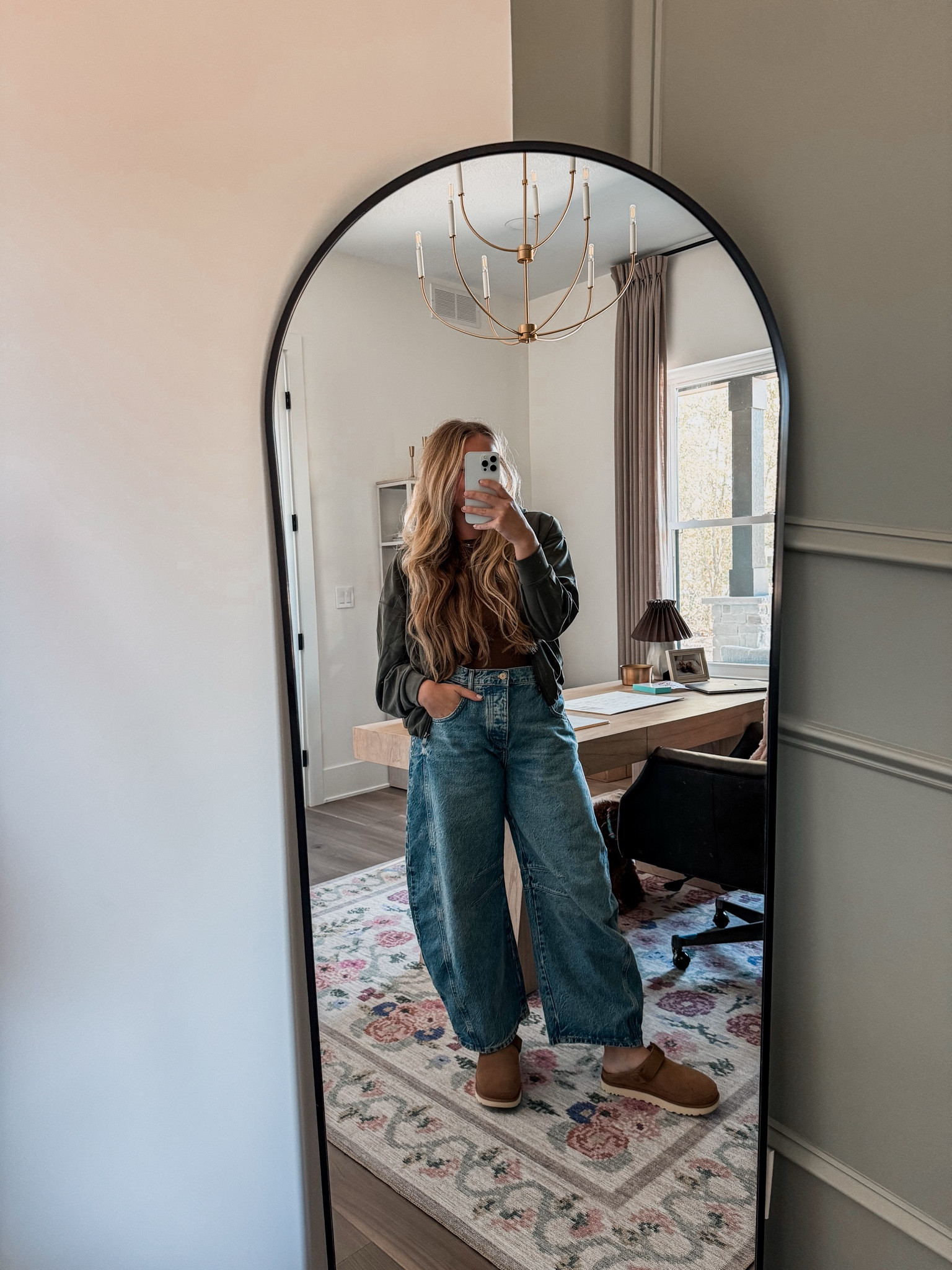 #OOTD my fave jeans, comfy Abercrombie bodysuit and a cozy zip up my mom found me from Athleta. errands ready 🏃‍♀️ 

#LTKStyleTip #LTKMidsize #LTKFindsUnder50