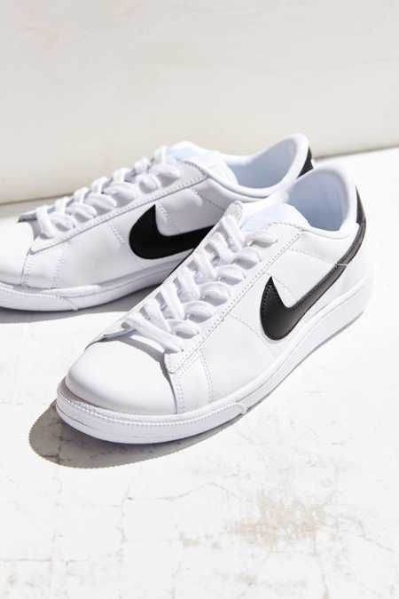 Nike Tennis Classic Sneaker | Urban Outfitters US