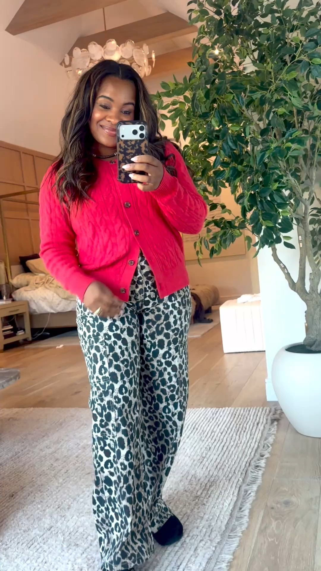 How cute is this $18 cardigan from Target?❤️ Love it paired with these cheetah print cargo pants and clogs.
@Target @Walmart