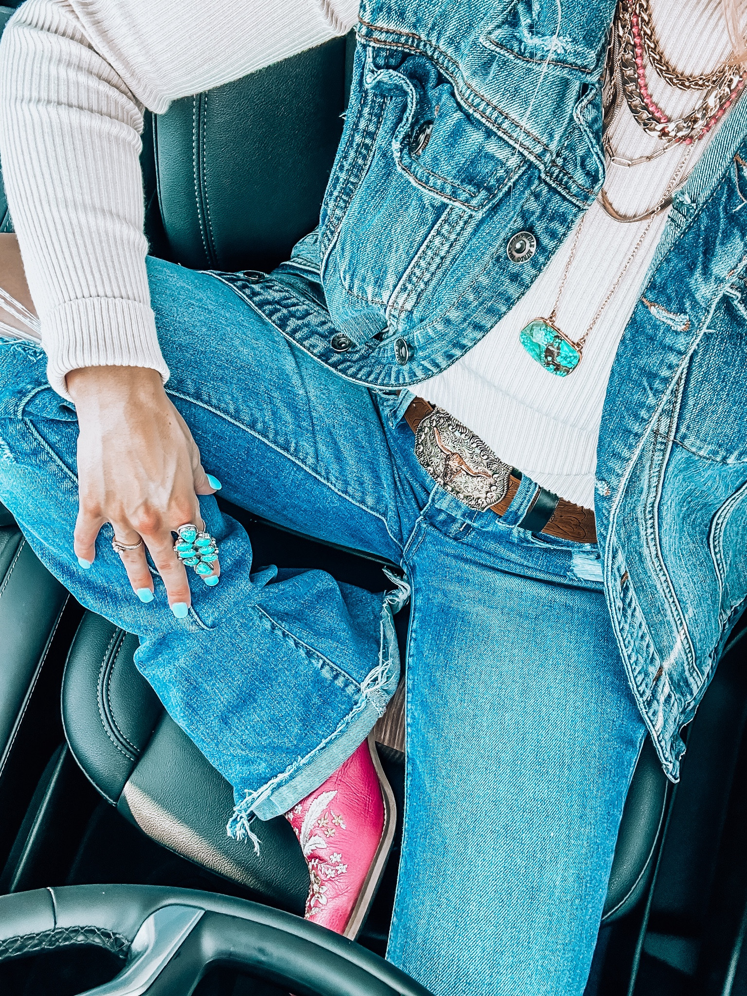 Denim outfit inspiration 

#LTKfindsunder100 #LTKshoecrush #LTKstyletip
