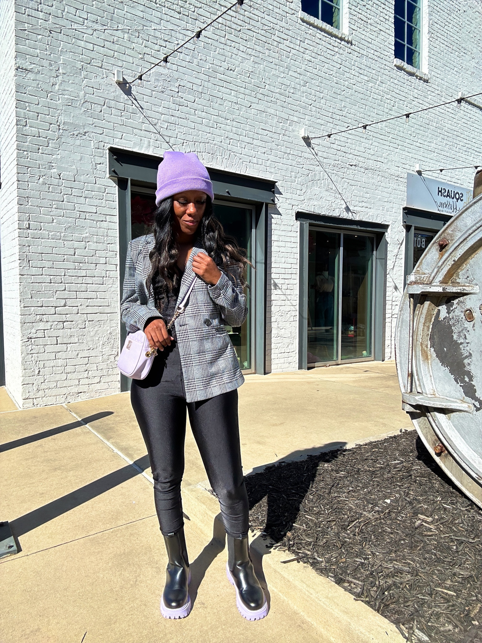How to style boots for the fall.

I styled these Chelsea boots with a blazer, bkack lace bodysuit, and leggings. I added a purple beanie and purple crossbody bag for a pop of color.

#LTKFindsUnder100 #LTKStyleTip #LTKSeasonal