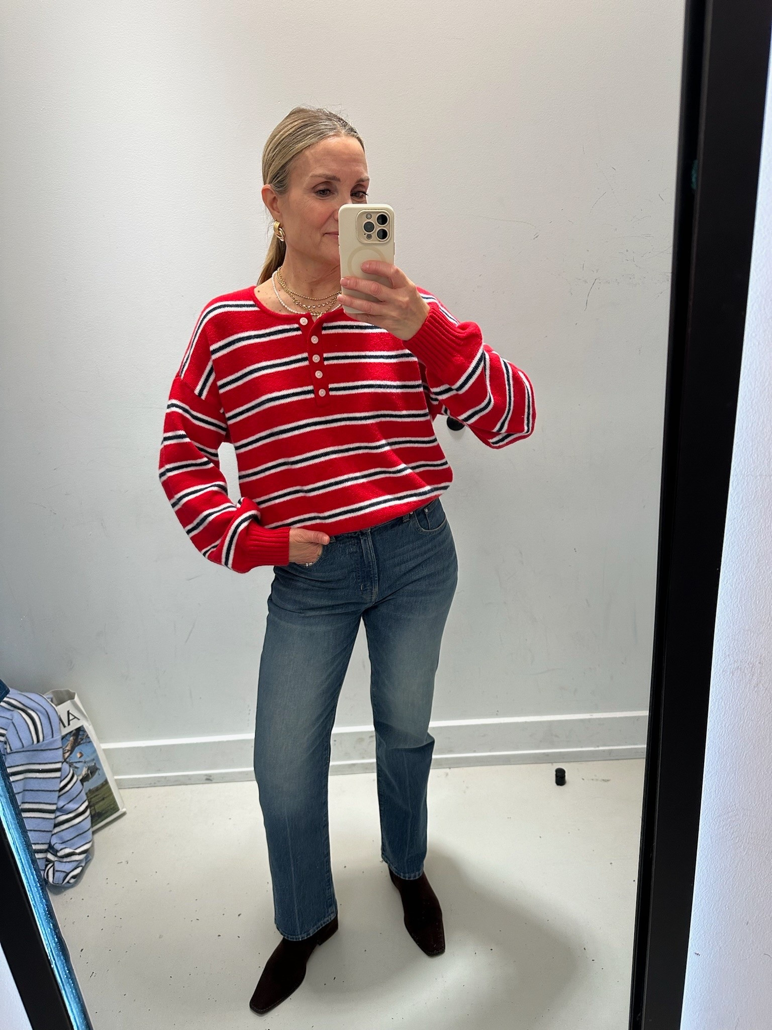 Wow! @abercrombie we are impressed!! Use our code AFLTK for 20% off on trend denim with the most flattering fit and the coziest sweaters for fall!