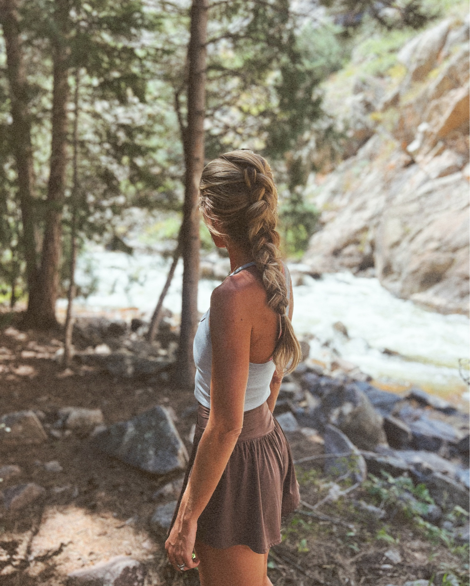 Medium in shorts and m/l in top! Size 10 in chacos