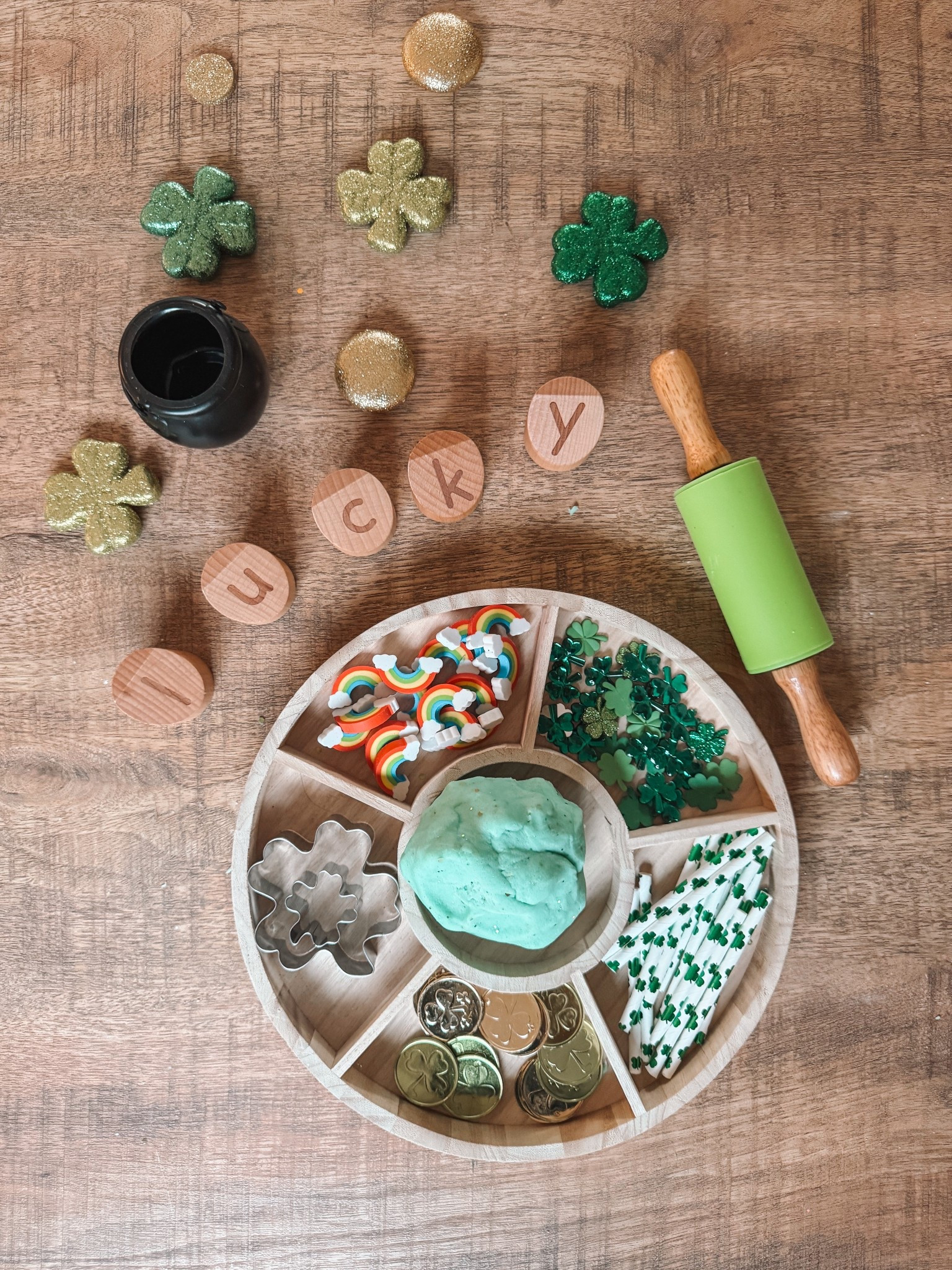 St patricks day homemade play dough ☘️🌈 

#LTKSeasonal #LTKKids #LTKHome