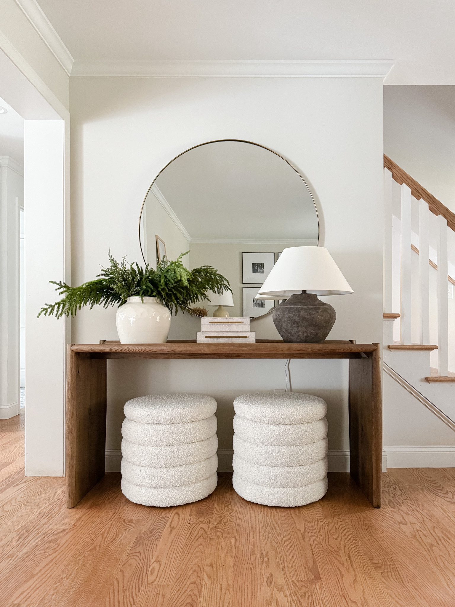 Holiday Console Table

Winter Home Decor  Fall Home  Fall decor  Fall furniture  winter home  Autumn decor  home Furniture  Home inspo  Seasonal decor  Seasonal home inspo  fall leaves  sherricalnan  

#LTKHome #LTKStyleTip #LTKSaleAlert