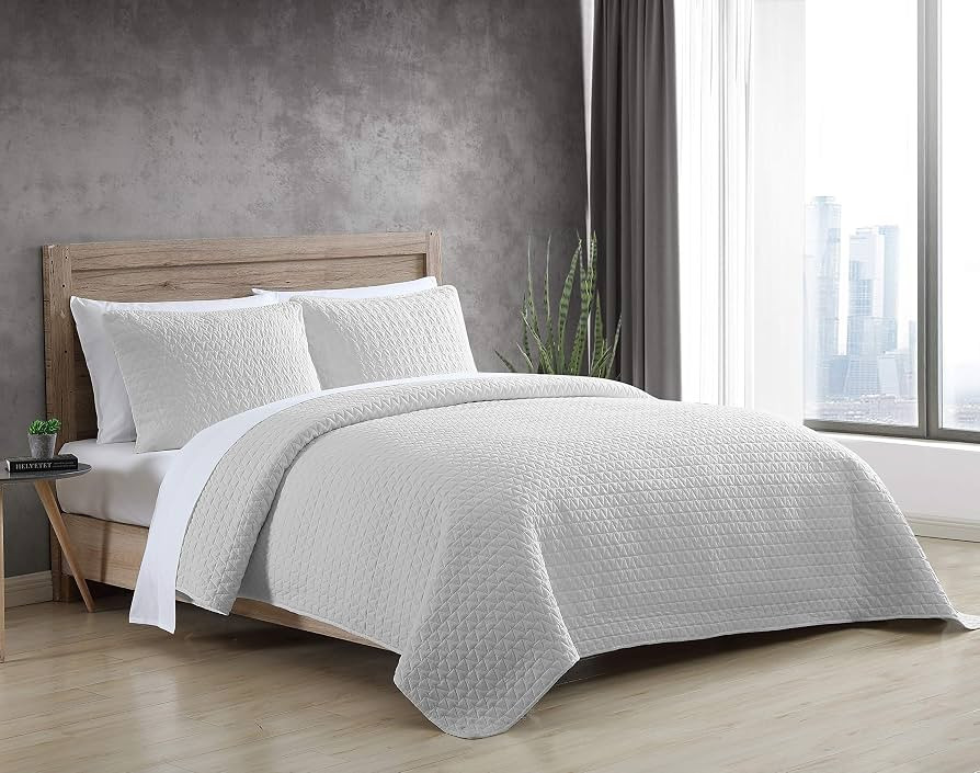 Ed-Ellen Degeneres | Washed Solid Collection | Quilt Set - Soft & Cozy Brushed Microfiber, Lightw... | Amazon (US)