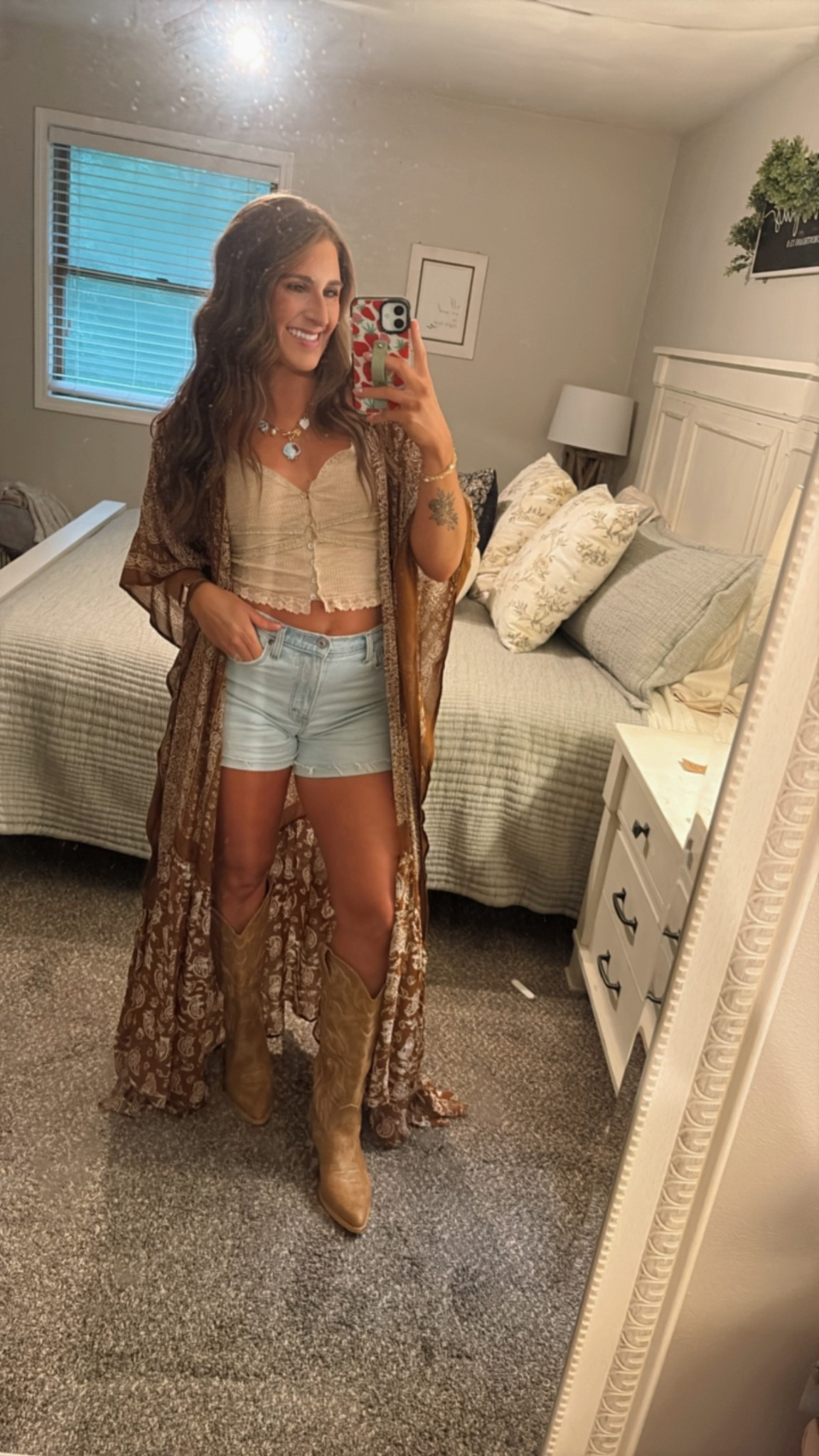 Western vibes ✨

Nashville outfit, music festival outfit, concert outfit, cowboy boots, cowgirl boots, long kimono, dad shorts, brown boots, western style , western boho, boho style 



#LTKFindsUnder100 #LTKShoeCrush #LTKStyleTip