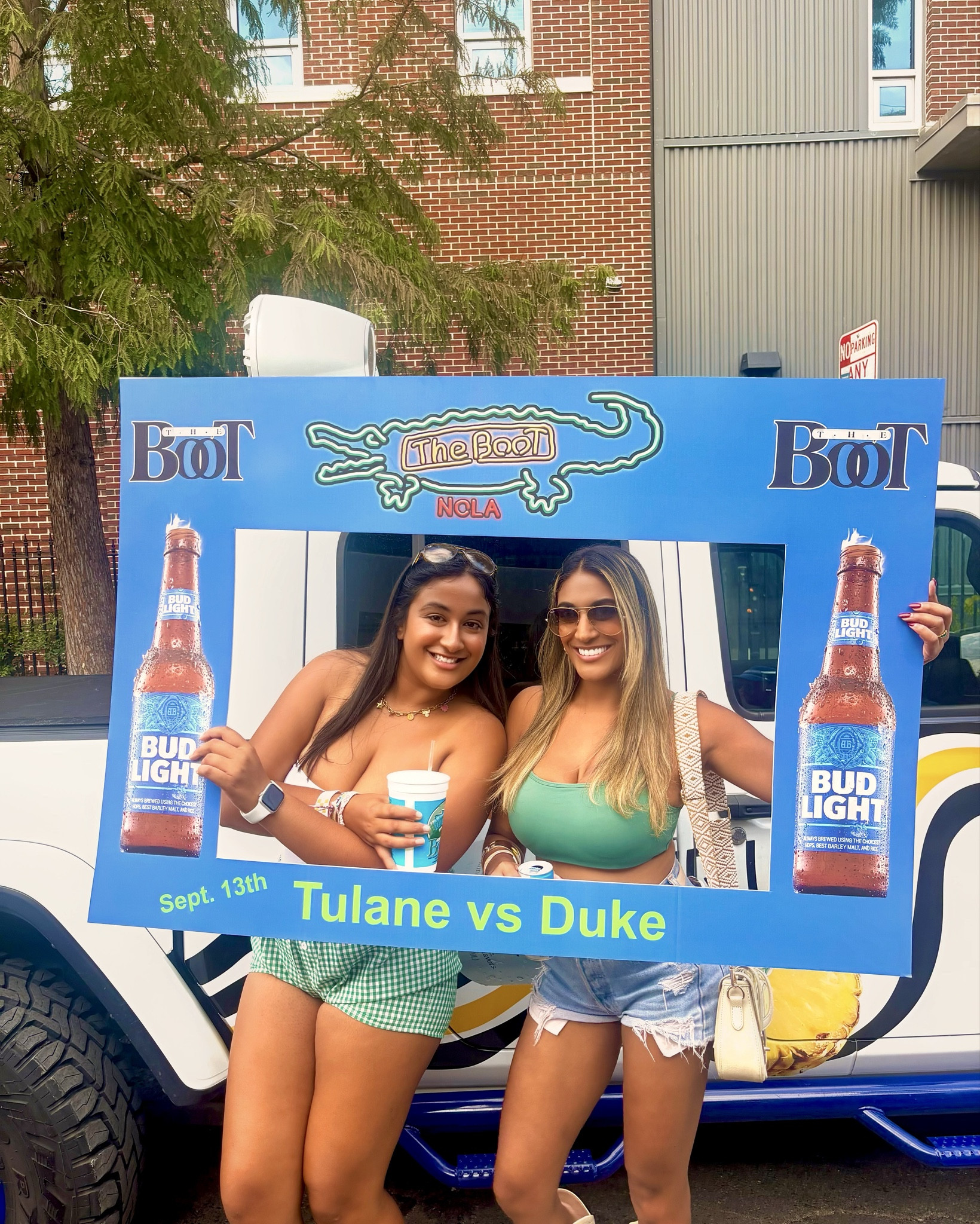 College Game Day Outfit Inspo! 🏈

College game day calls for spirited style and all the sidelines energy 🏈✨ Ready to cheer in comfort and style.

#collegegameday #ootd #footballseason #fashion #amazon #style


#LTKParties #LTKStyleTip #LTKTravel