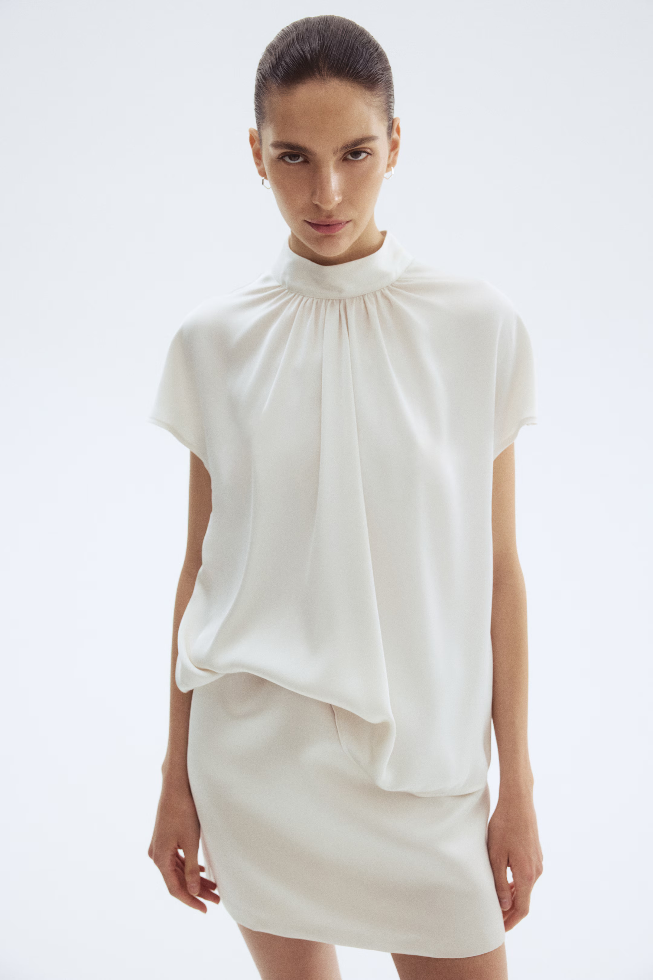 Satinbluse mit Stehkragen | H&M (DE, AT, CH, NL, FI)