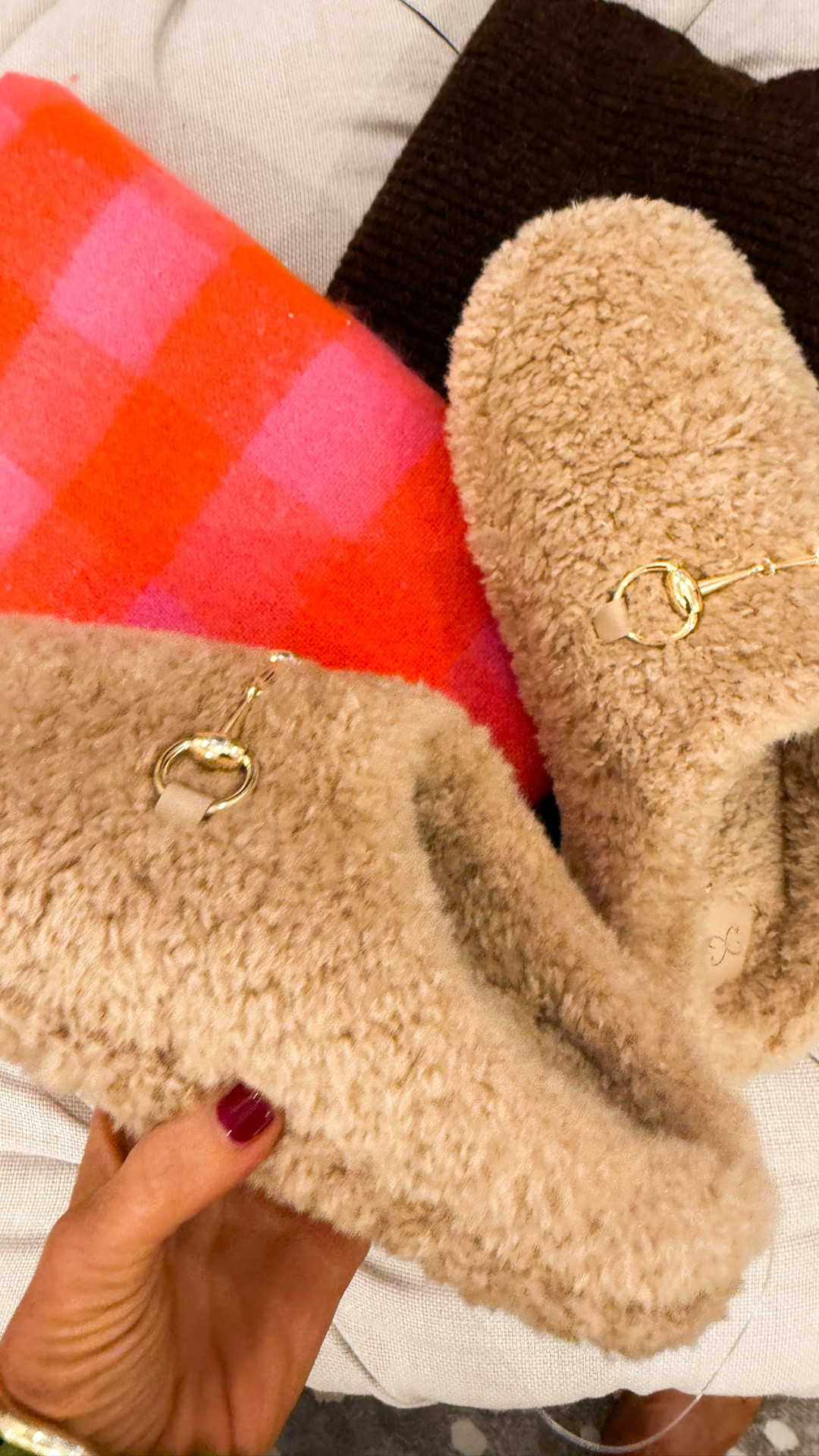 cozy + comfy = winter essentials that make great gifts too!  

#LTKHoliday #LTKFindsUnder100 #LTKGiftGuide