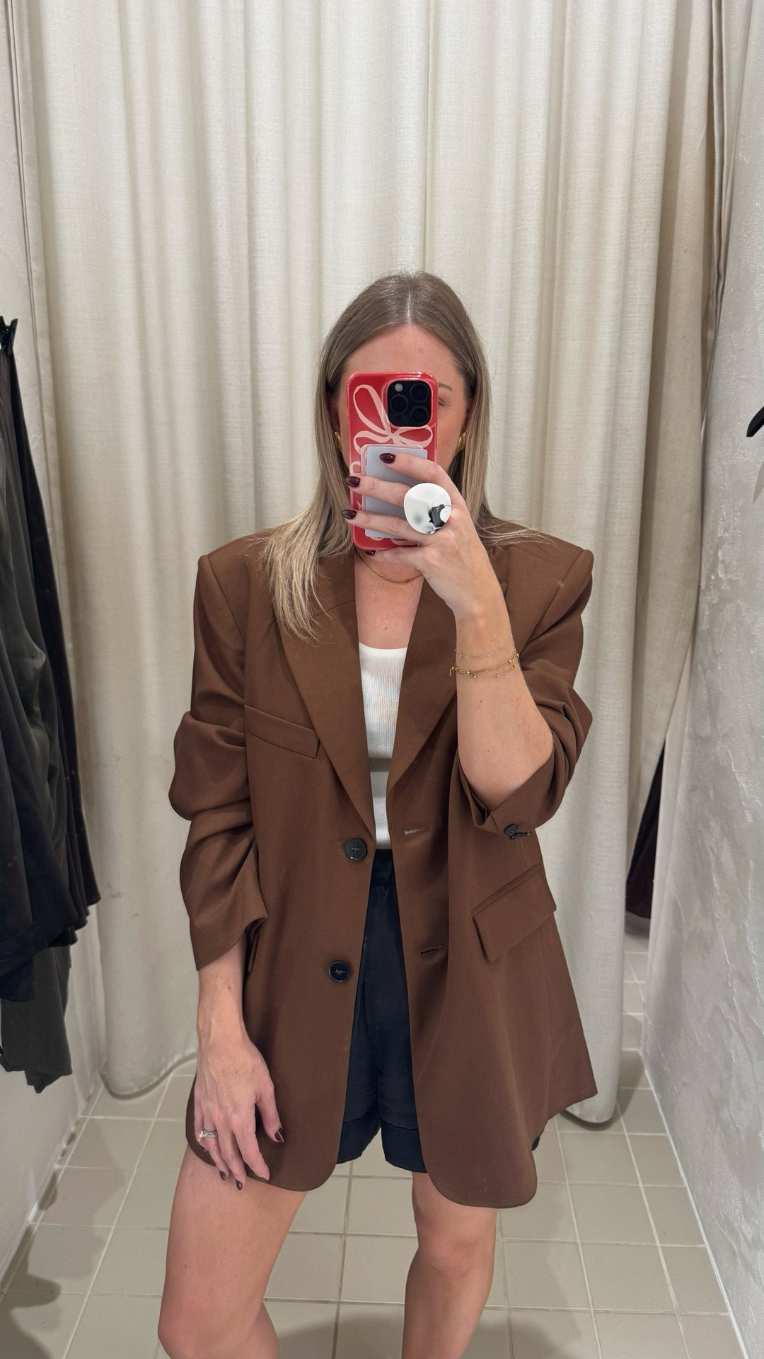 Dissh extra 20% off sale got me good! I’ve got a 10 in everything, and I’m usually a 10/12 x

#LTKsale #LTKaustralia #LTKstyletip