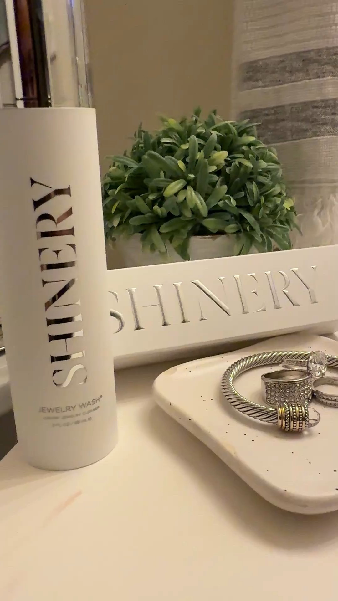 If you’re all about doing the most, while actually doing the least, this product is for you. This jewelry wash by @shinery is literally as easy as washing your hands. Minimal effort and maximum shine without soaking your jewelry and harsh chemicals for extended periods of time. This was a game changer. Grab yours in my LTK shop in the link in my bio.

#jewelrywash #plantbased #cleanproduct #sparkleandshine #ltkunder50