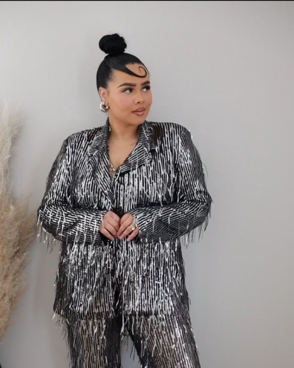 Shimmering for the holidays with ASOS 🪩

#LTKmidsize #LTKstyletip #LTKHoliday