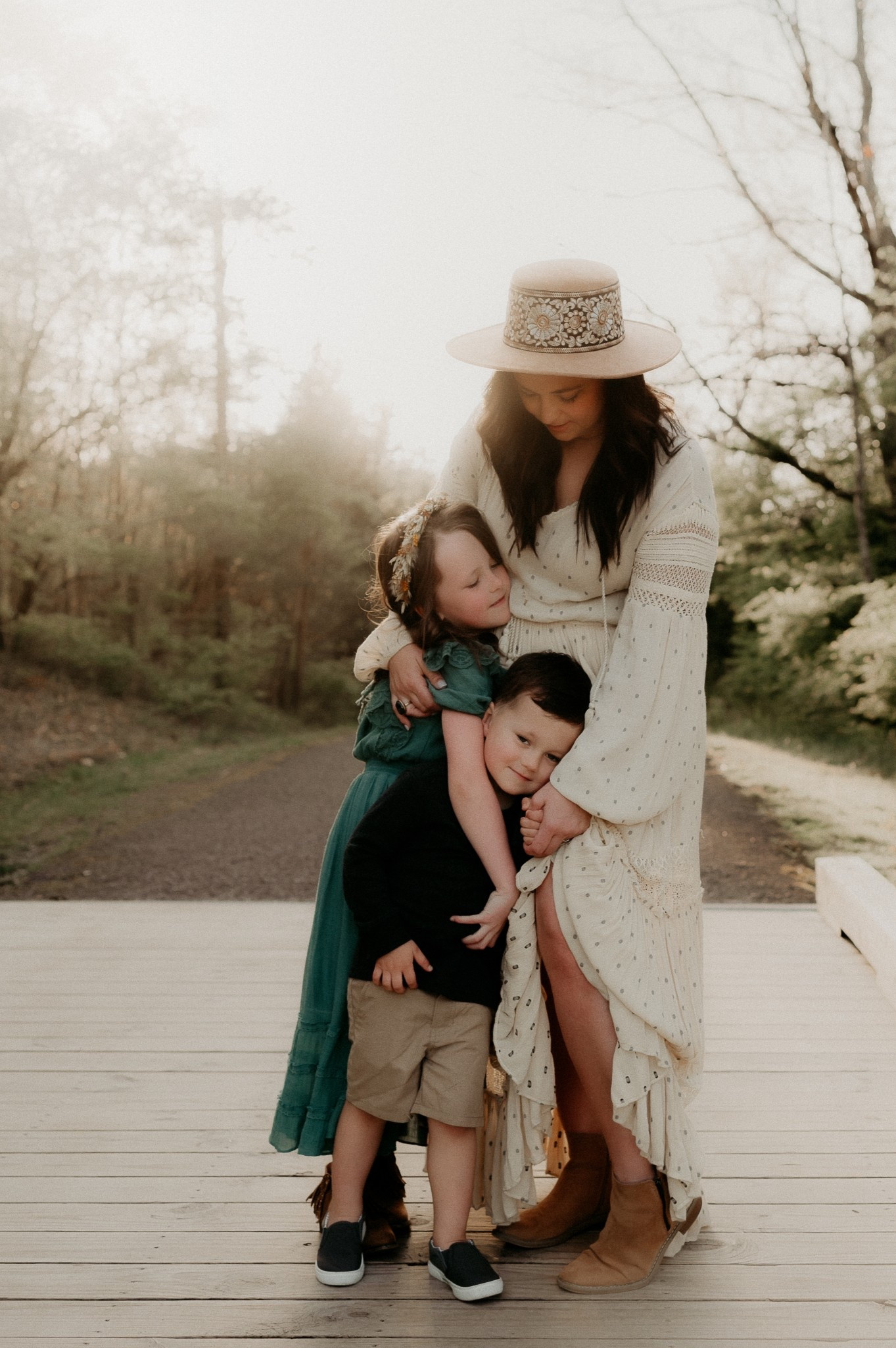 Another beautiful motherhood session look 🖤 linking similar finds below so you can steal the look for your session  

#LTKFamily #LTKStyleTip #LTKSeasonal