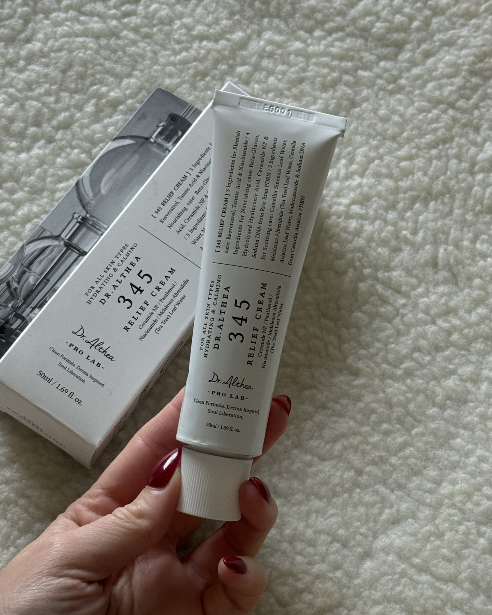 second tube of this moisturizer and the ingredients are amazing! vegan to! 

#LTKSeasonal #LTKFindsUnder50 #LTKBeauty