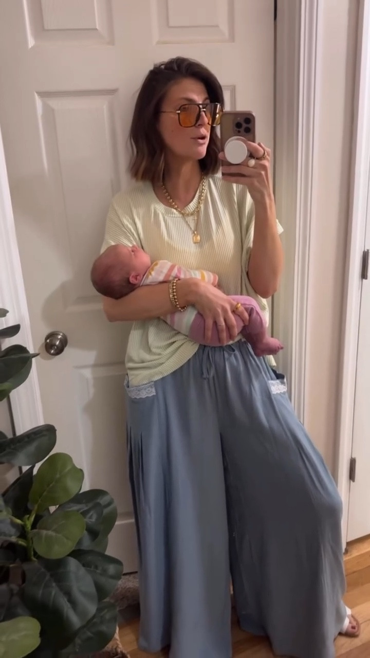 Love these pants more than I can say… I did size up but honestly you could order TatS and it’ll be just as flowy and cute! 

The shirt is also SO COMFY and easy to style plus comes in a lot of color options! 

postpartum outfit looks 💜

#springoutfits #postpartumoutfit #easyoutfits #momstyle #postpartum