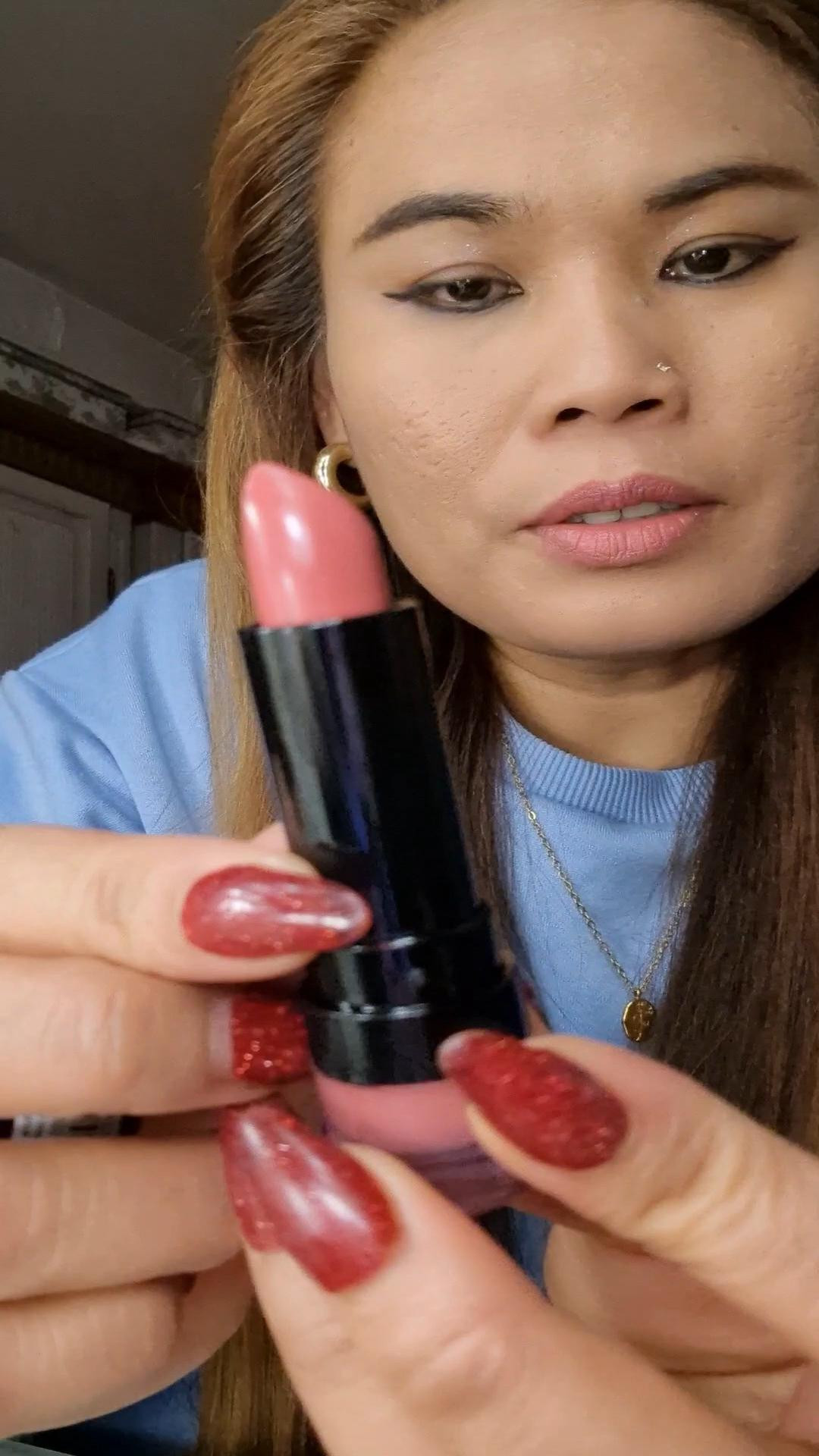 Make-up review & haul from Drugstore Rival de loop, so beautiful lipstick & make-up glow. 💄💄

#LTKdeutschland #LTKeurope #LTKbeauty