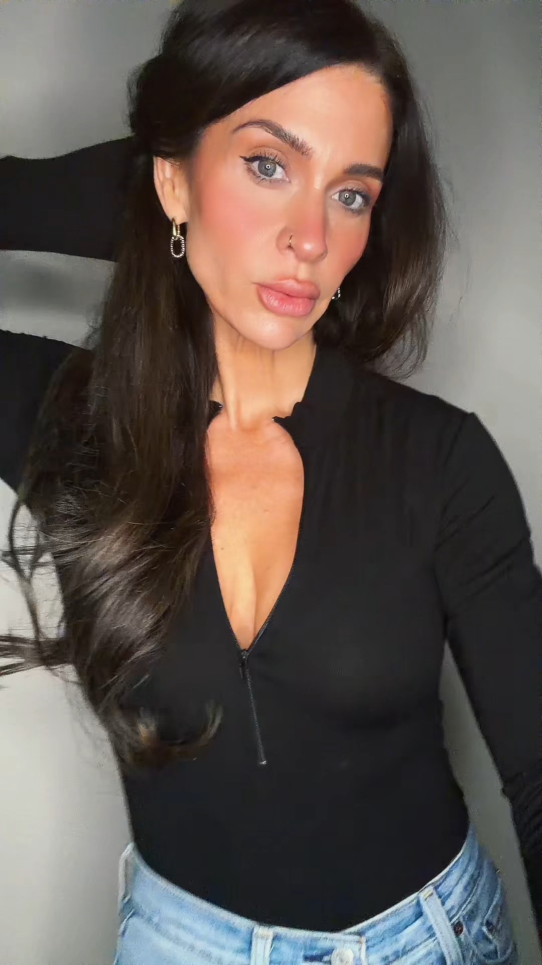 This bodysuit and these jewelry pieces 💕

Ana Louisa jewelry 
Women’s bodysuit
Women’s long sleeved bodysuit
Zip up bodysuit
Casual outfit
Women’s denim
Women’s high waisted jeans 
Levi’s 


#LTKValentine #LTKgrwm #LTKootd
