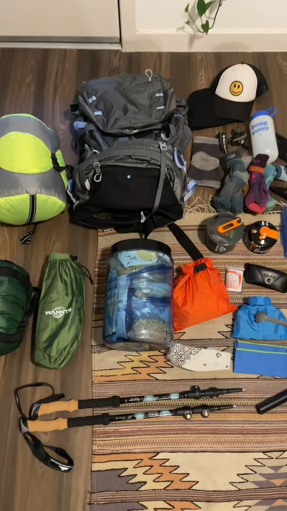 It's backpacking season! Here's what's in my pack! 🏕 #osprey #hiking #naturelover #backpacking #jetboil 

 