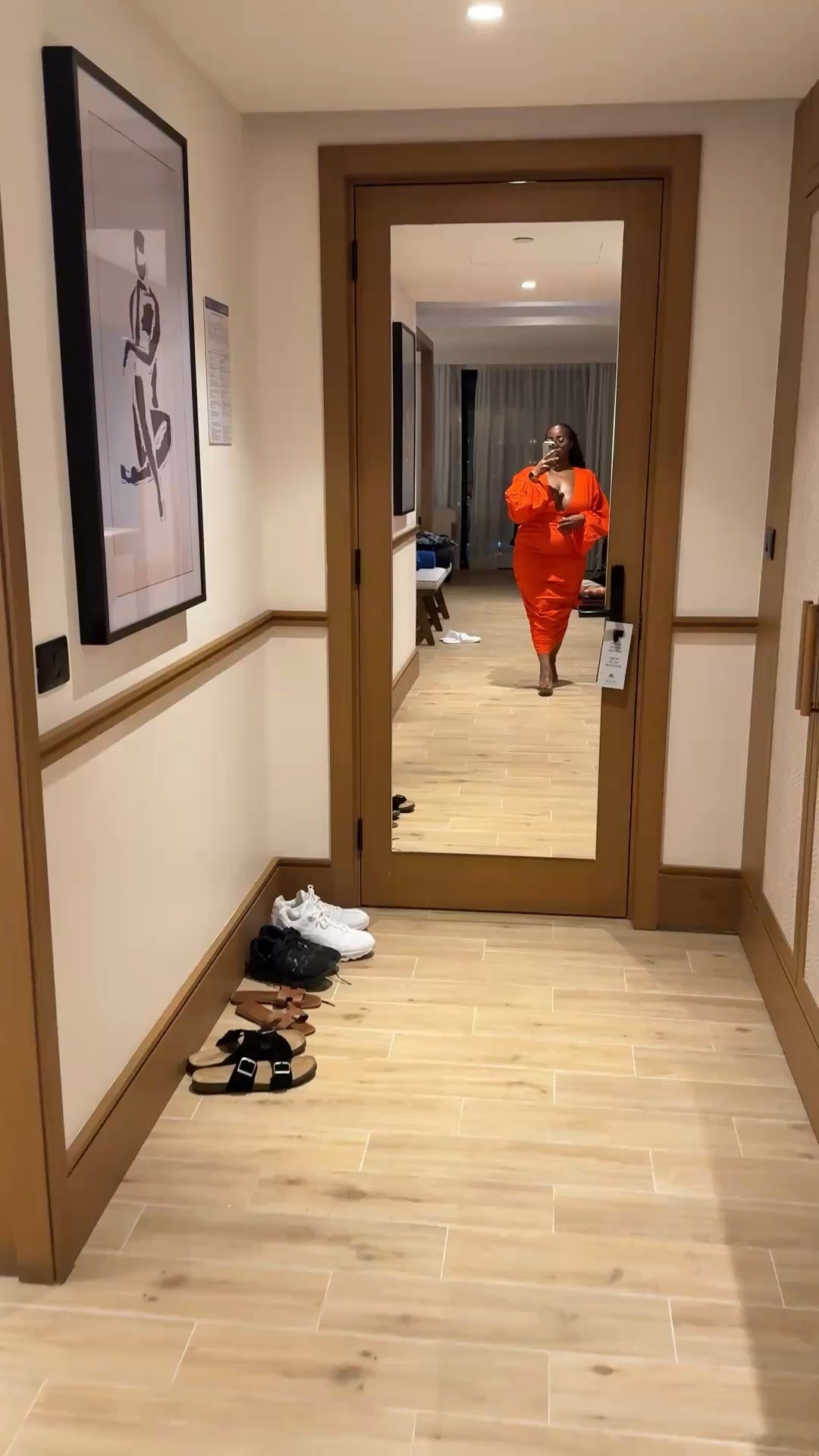 Now to know me is to know I love a good sleeve moment and this one is perfect for anything from date night to a wedding guest! #ltkdatenight

#LTKWedding #LTKMidsize #LTKgrwm